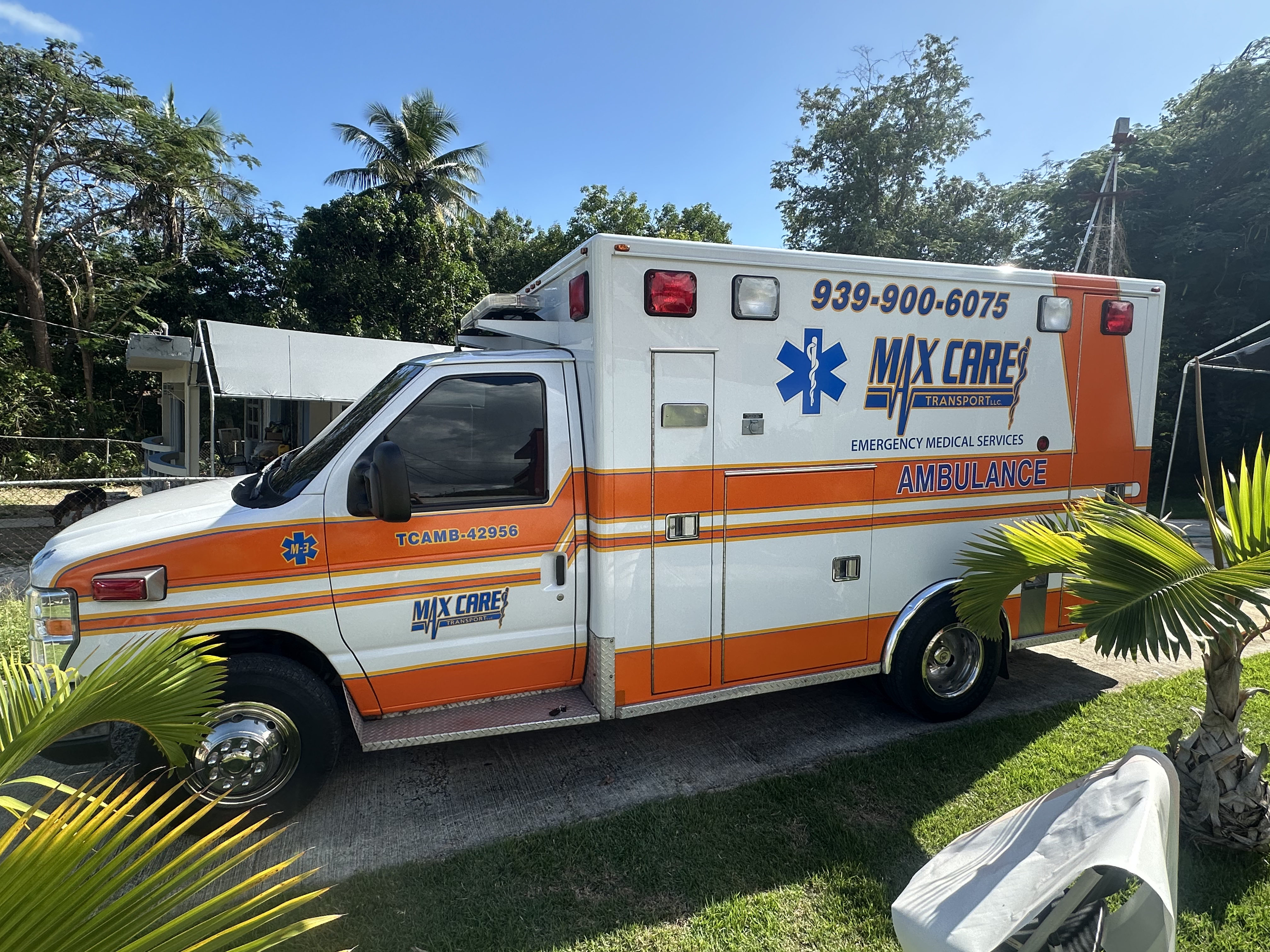 Rotulación para ambulancia MAX CARE